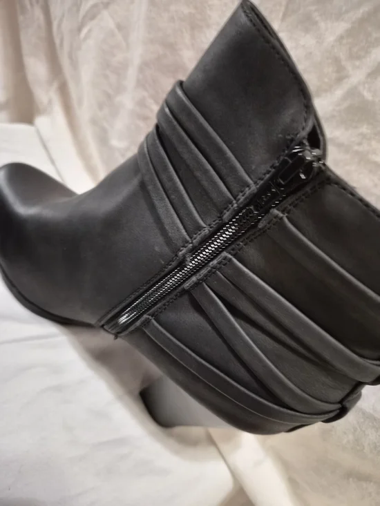 WHITE MOUNTAIN Women's Spade Heeled, Lug Sole, Wrapped Ankle Booties - Picture 9 of 12